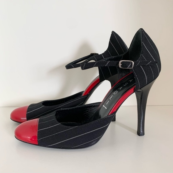 Casadei pinstripe cap toe heel made in Italy - Picture 8 of 16